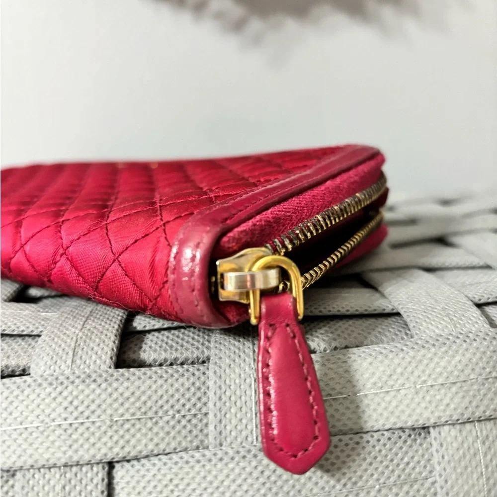 💎PRADA Pink Quilted Nylon Zip Around Wallet - Picture 8 of 11
